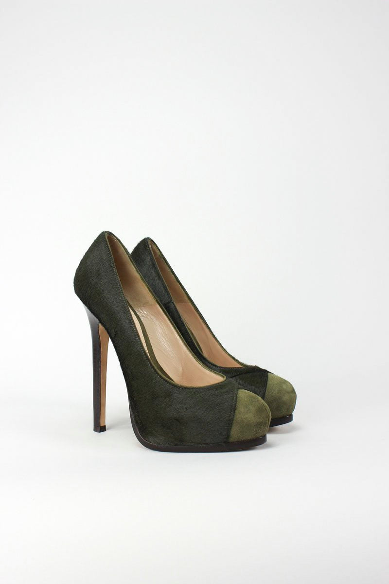 Fendi Militare Pony Hair Platform Closed Toe Pump - 37 IT | 7 US