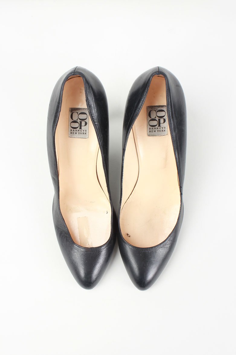 BARNEYS NEW YORK CO-OP Round Toe Pumps - 39 IT | 9 US