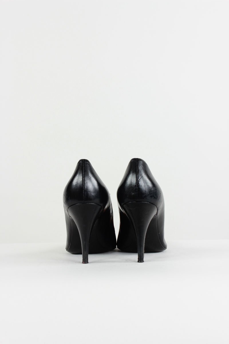 BARNEYS NEW YORK CO-OP Round Toe Pumps - 39 IT | 9 US