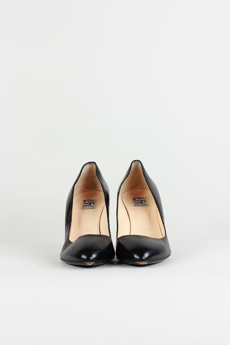 BARNEYS NEW YORK CO-OP Round Toe Pumps - 39 IT | 9 US