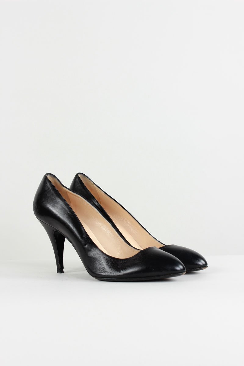 BARNEYS NEW YORK CO-OP Round Toe Pumps - 39 IT | 9 US