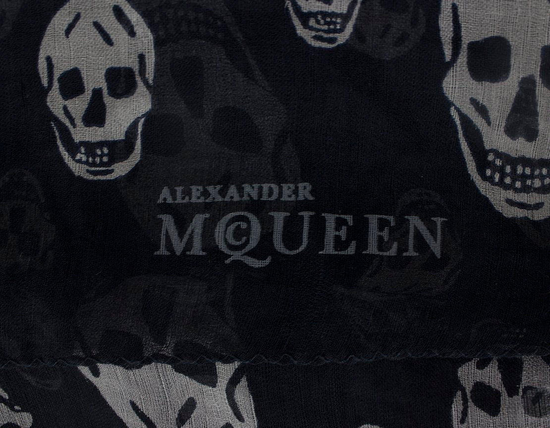 ALEXANDER MCQUEEN Skull Print Silk Scarf - One Size