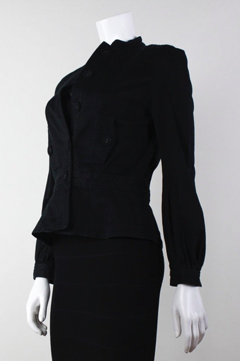 Marc Jacobs Structured Button Up Blazer With Front Side Pockets Rear Button Closure And Pleating At Center Back Size 4