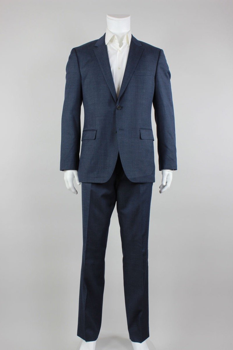 Boss Hugo Boss Light Weight Blue Suit Two Button Double Back Vent Suit Jacket With Flat Front Pants 42R
