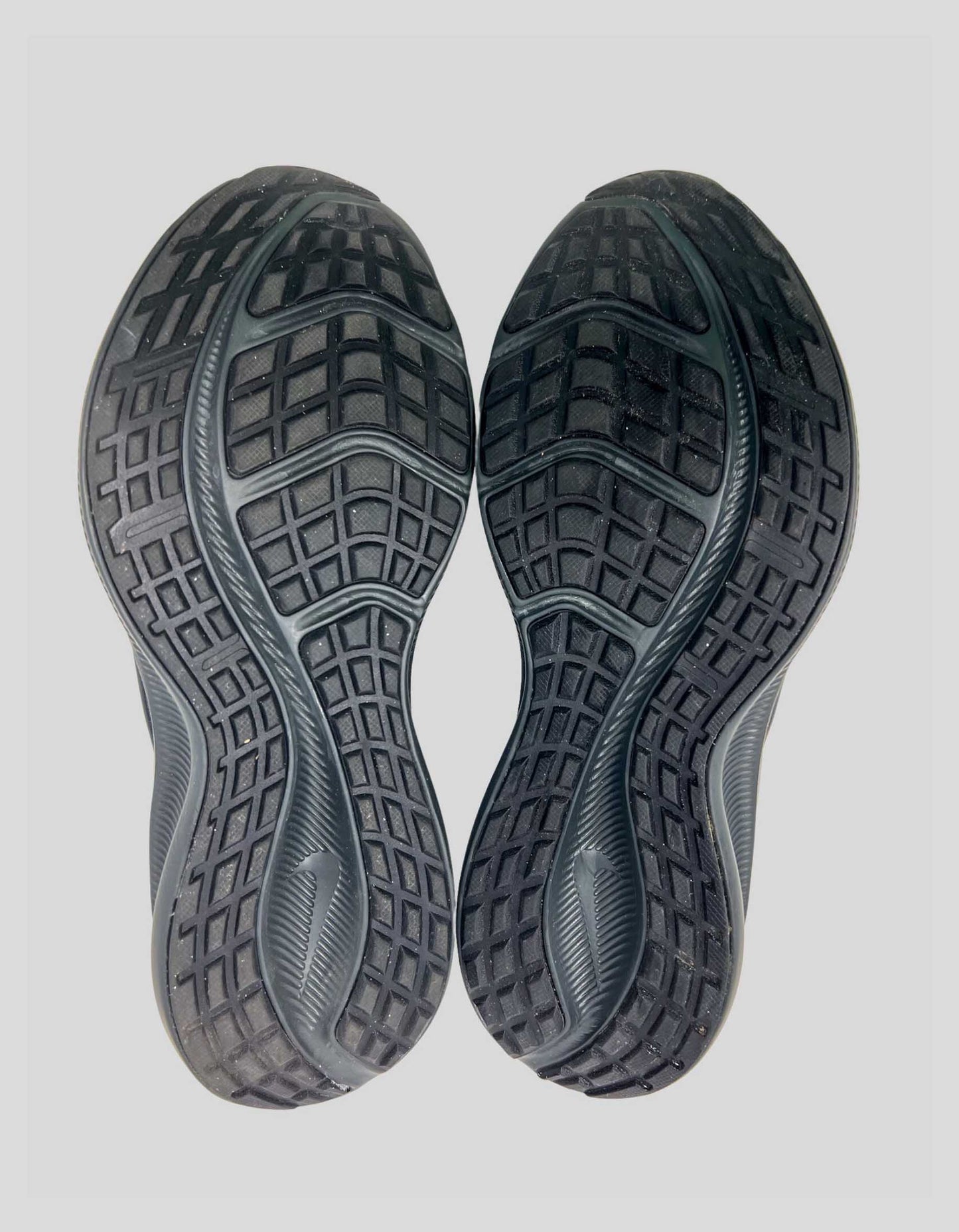 NIKE Downshifter 11 Running Shoes - 9 US