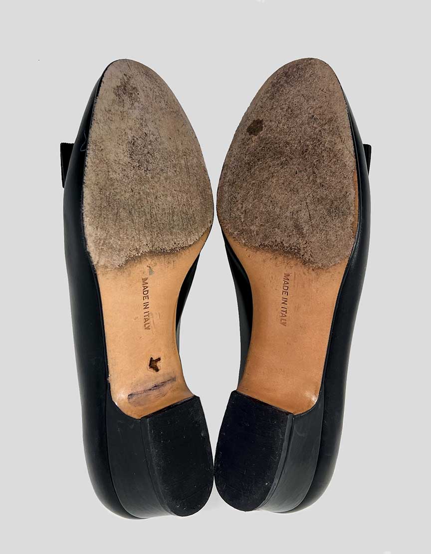 SALVATORE FERRAGAMO Vara Bow Accent Leather Pumps - 6.5 US