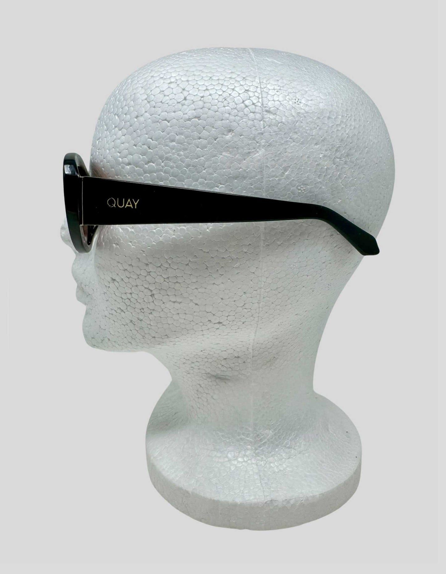 QUAY Round Shape Sunglasses w/ Tags - One Size