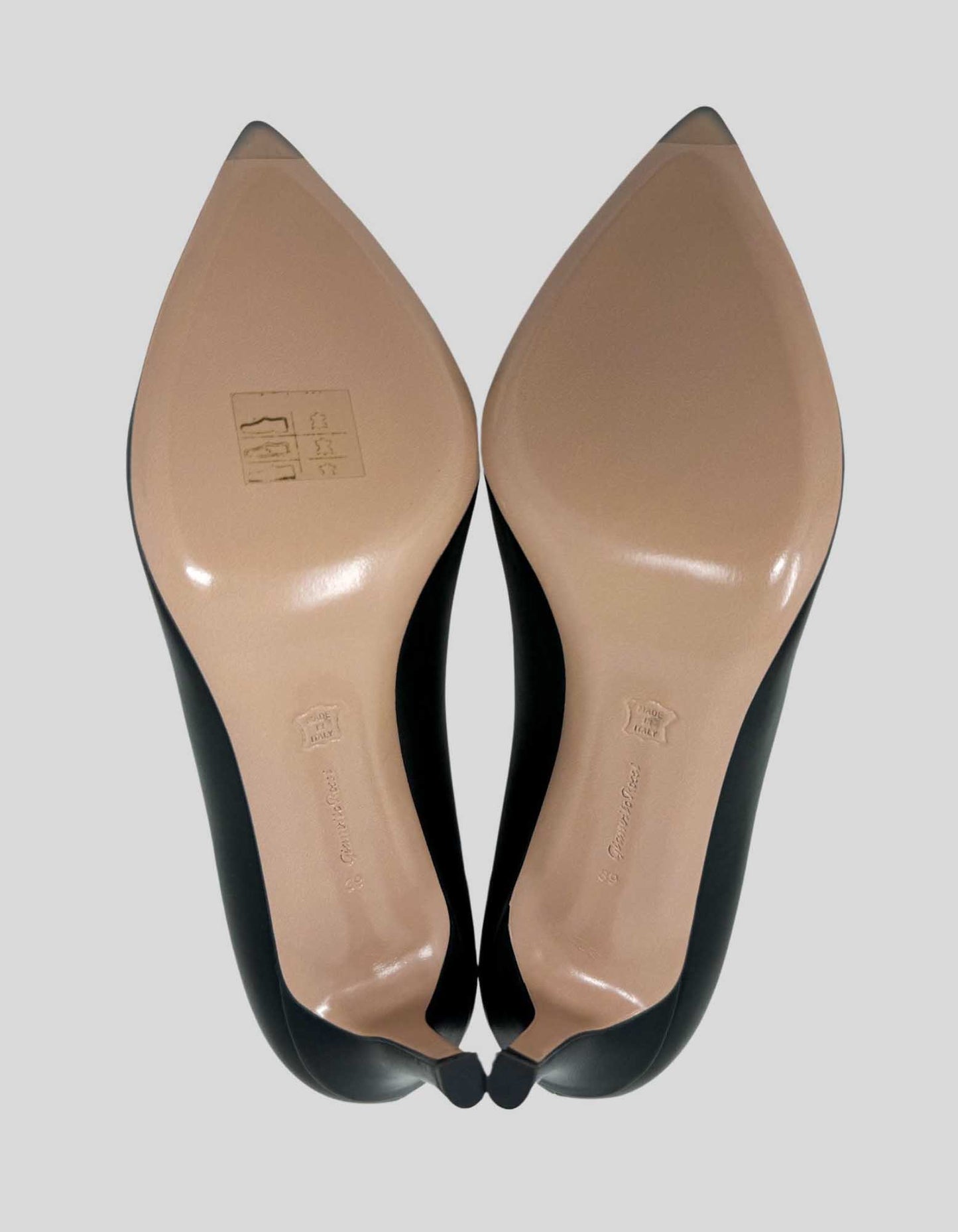 GIANVITO ROSSI D’Orsay Pumps w/ Tags - 39 IT | 9 US