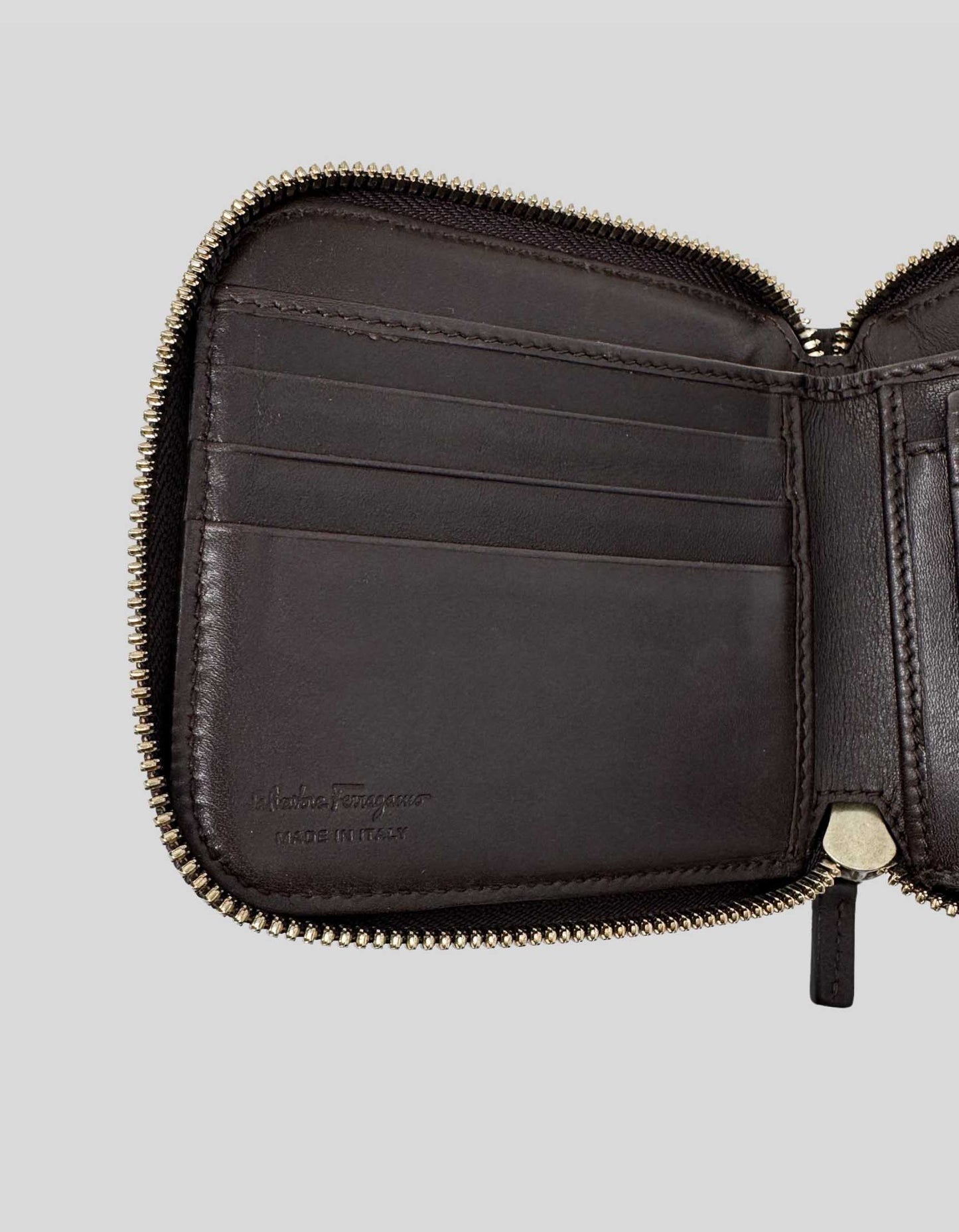 SALVATORE FERRAGAMO Zip-around Wallet
