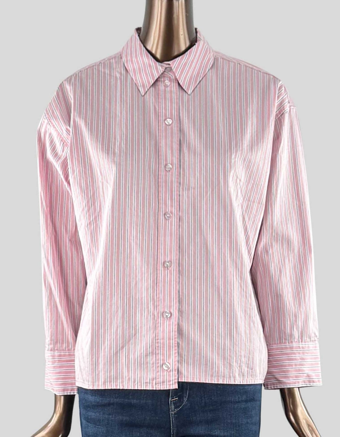 H&M pinstripe shirt in pink with collar. Buttons at front. Straight-cut hem with curved side vents.