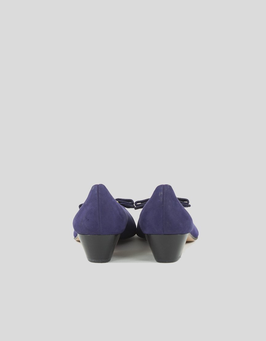 SALVATORE FERRAGAMO Low Heel Pumps - 7.5AA US