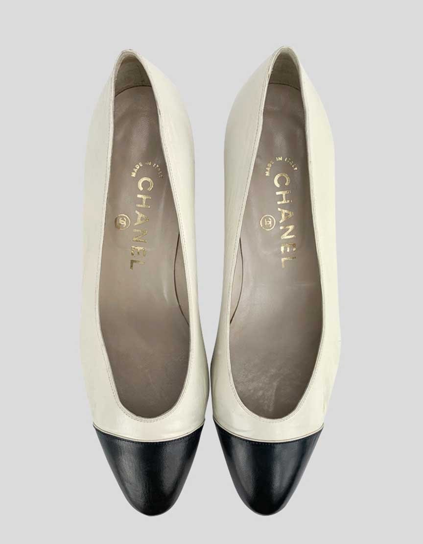 Vintage Chanel Round Toe Pumps - 7.5 US