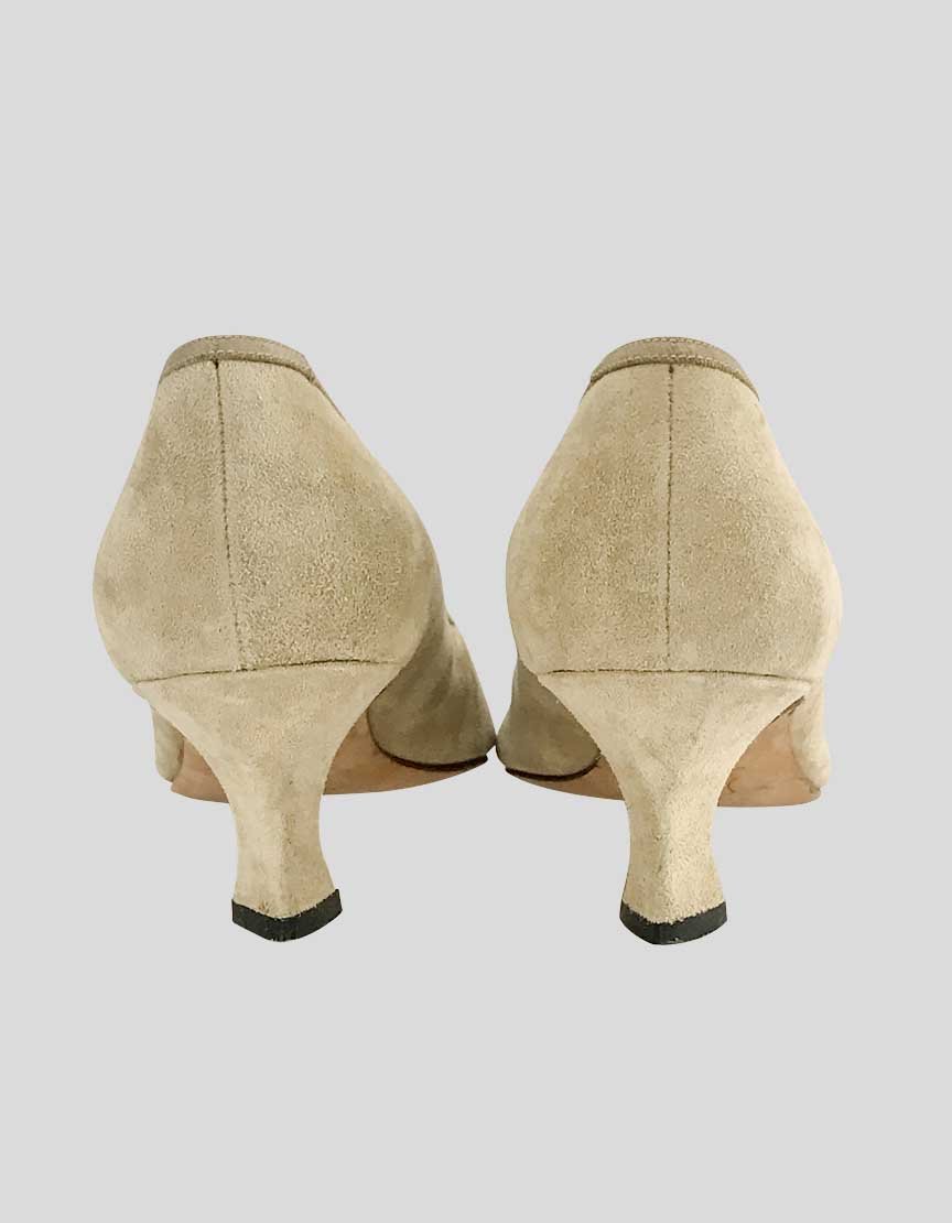 Manolo Blahnik Women's Tan Suede Pointed Toe Pump With Tonal Stitching And Sueded Covered Heels Shoe Size 37.5 It