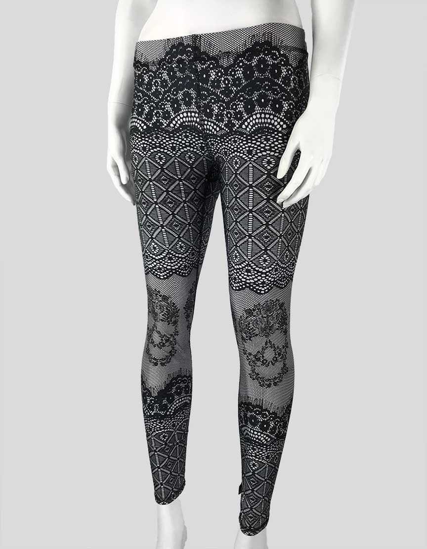Zara Terez Black And White Skull Lace Performance Leggings Medium