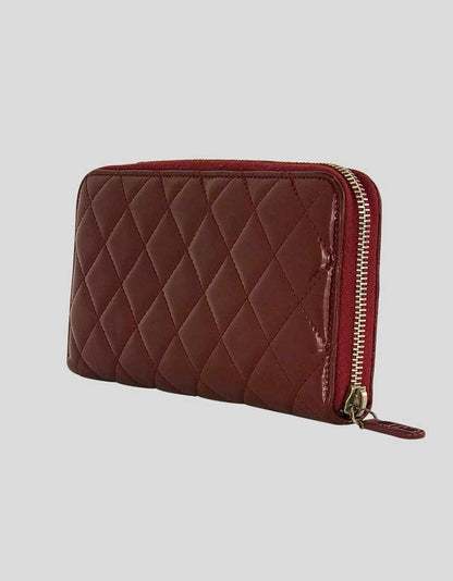 CHANEL Zip Around Wallet