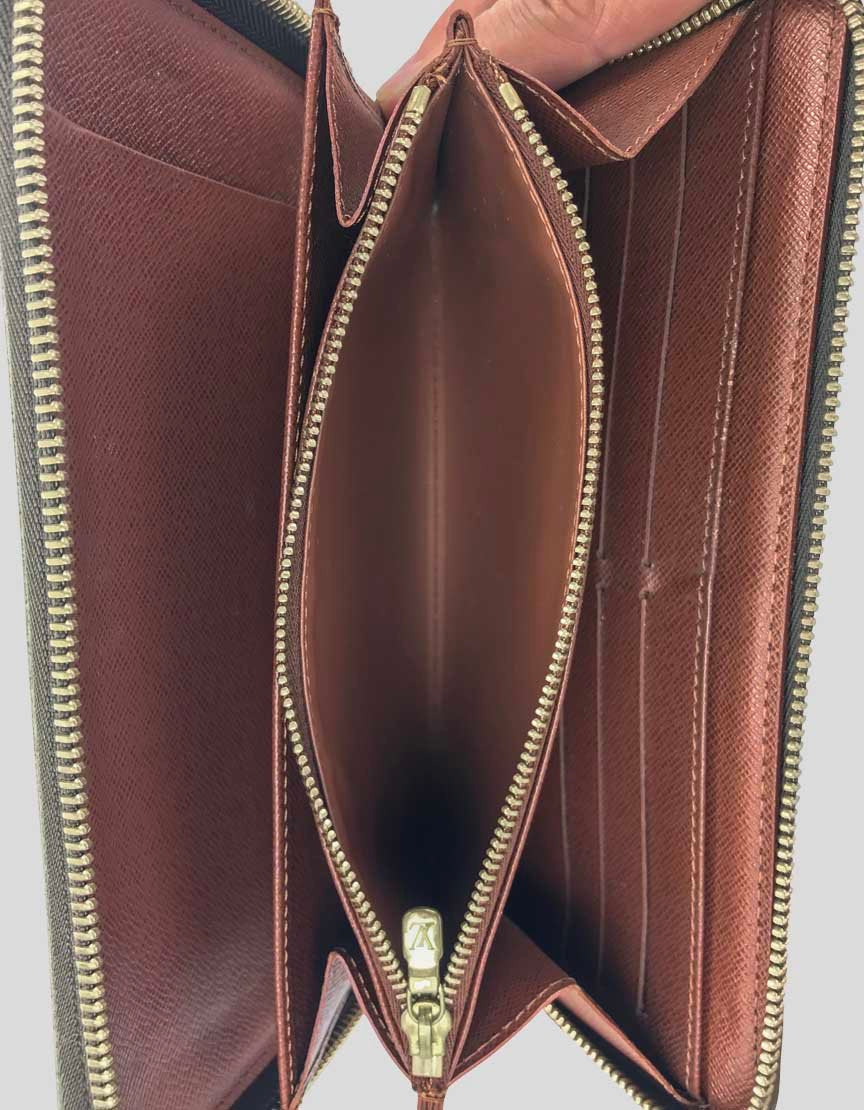 Louis Vuitton Toile Monogram Zippy Wallet Purse