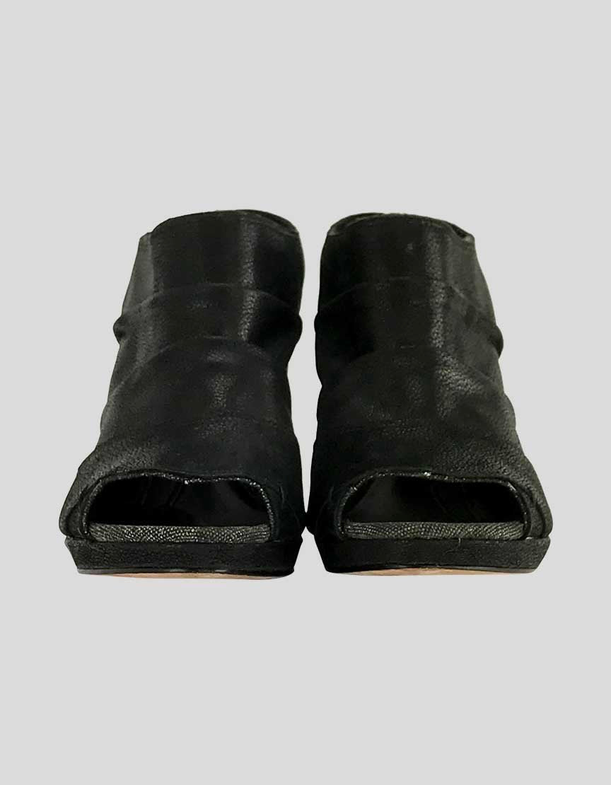 Joe's Jeans Women's Black Peep Toe Platform Wedge Ankle Booties With Layered Leather Detail Throughout Size 7.5 M US
