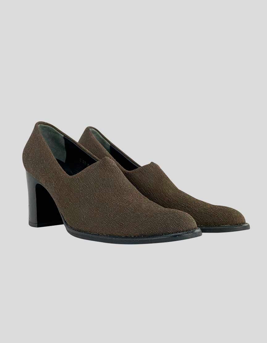 Robert Clergerie Brown Fabric Round Toe Pumps - 8 US