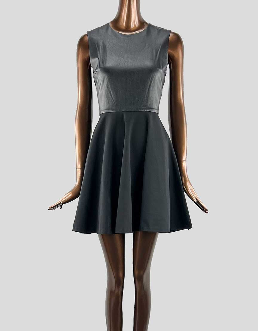 Diane Von Furstenberg A-Line Mini Dress  Size: 4 US