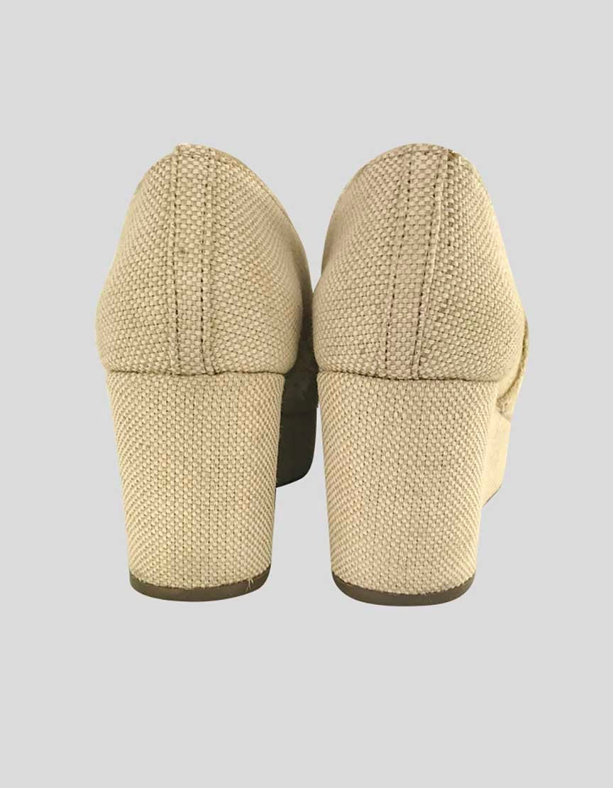Schutz Two Tone Platform Closed Toe Canvas Shoes With Fringe Detail At Vamp And Black Leather Toe Size 6.5B US