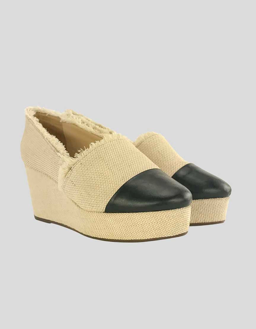 Schutz Two Tone Platform Closed Toe Canvas Shoes With Fringe Detail At Vamp And Black Leather Toe Size 6.5B US