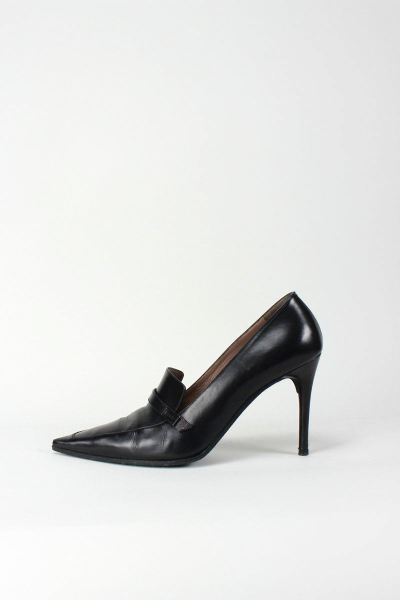 Gucci Black Closed And Pointed Toe Shoes With Covered Heels Size 9B