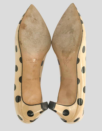 Kate Spade New York Women's Cream And Black Polka Dot Patent Leather Pointed Toe Kitten Heel Pumps With 2 Covered Heels Size 7B US