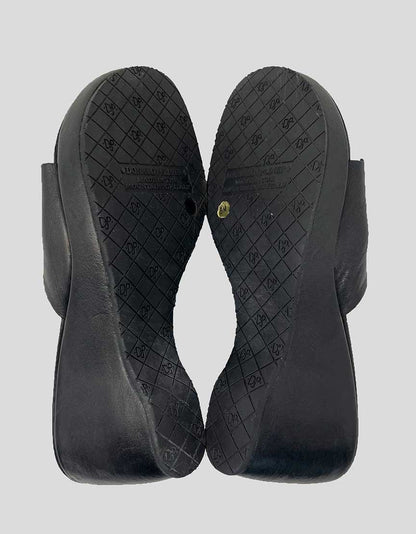 Donald J Pliner Verna Black Leather Slide Wedge Thongs