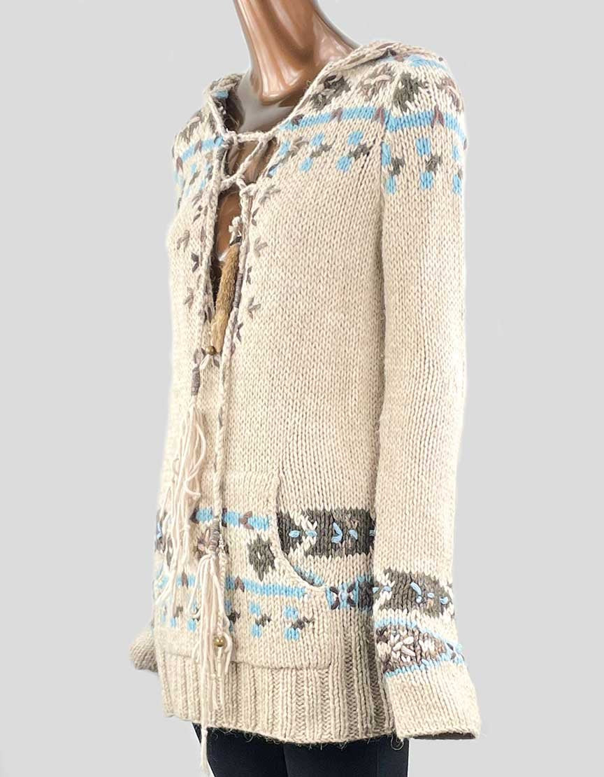 LAROK Sweater with Hood - Small