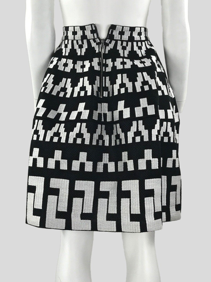 Elliatt Black And White Abstract Print Short Puff Skirt With Net Material Design X-Small