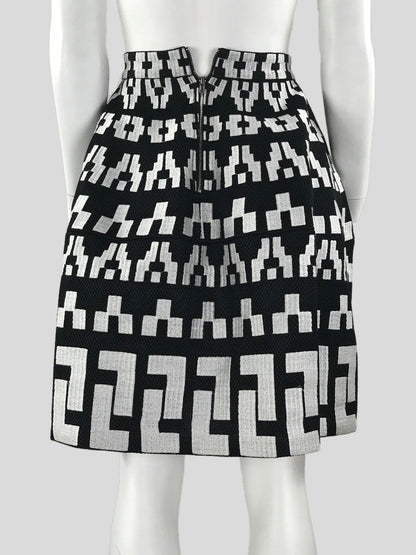 Elliatt Black And White Abstract Print Short Puff Skirt With Net Material Design X-Small