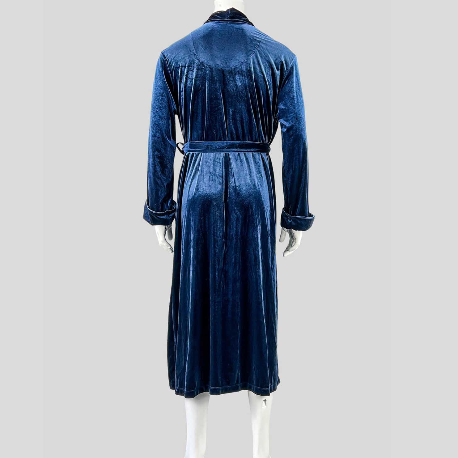 Lauren Ralph Lauren Embroidered Velvet Robe - Medium LuxAnthropy Lauren Ralph Lauren Embroidered Velvet Robe - Medium LuxAnthropy