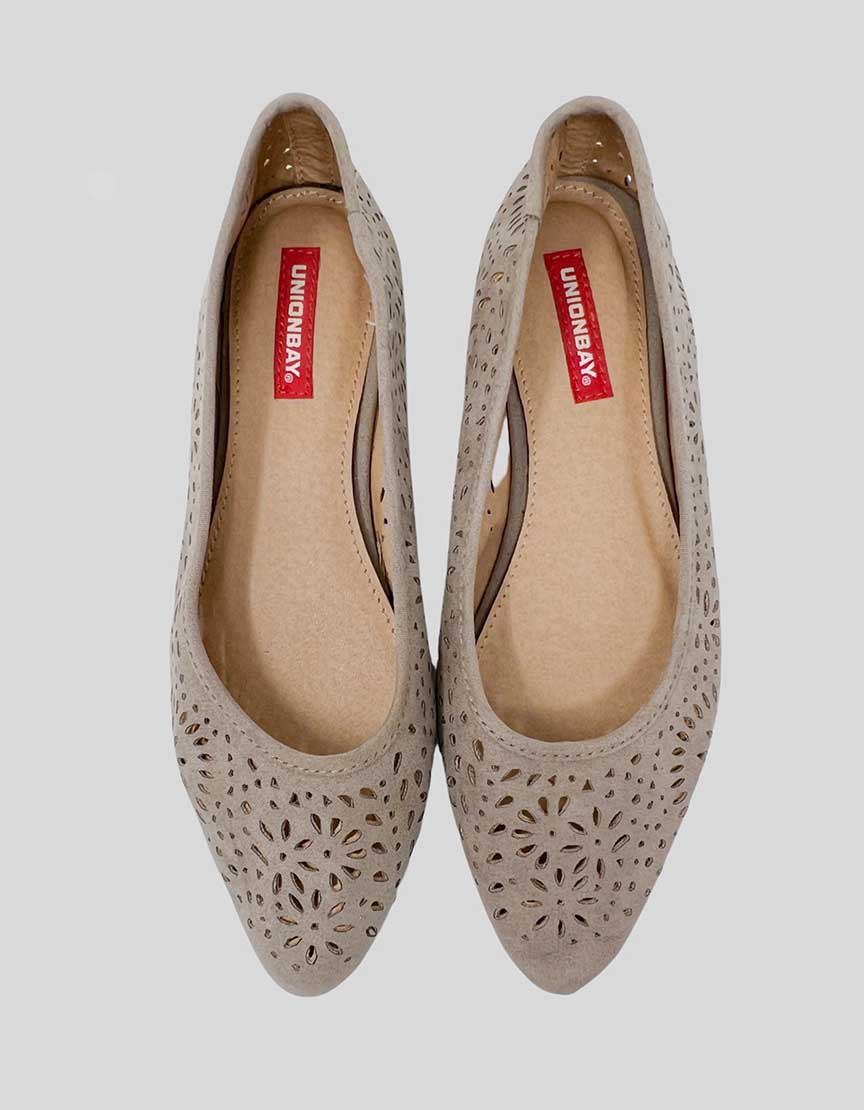 Unionbay grey suede cutout pointed flats - 6.5 US