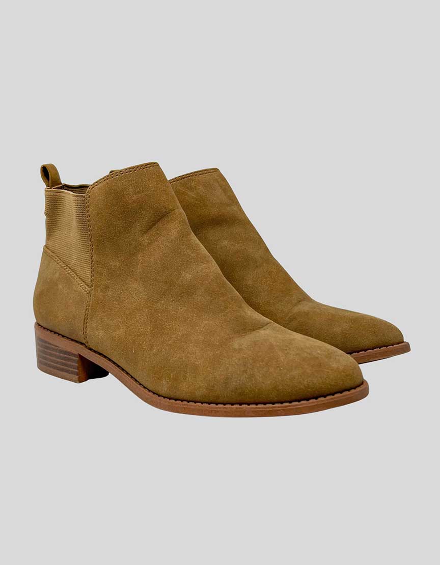 ALDO Chelsea boot in genuine suede - 6 US