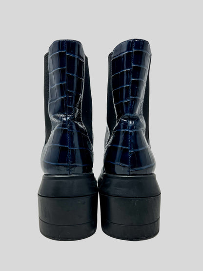 STUART WEITZMAN Leather Lizard Print Chelsea Boots - 11 US