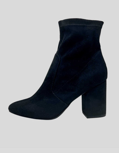 MADDEN GIRL Swift Heels black suede booties - 11 Medium US