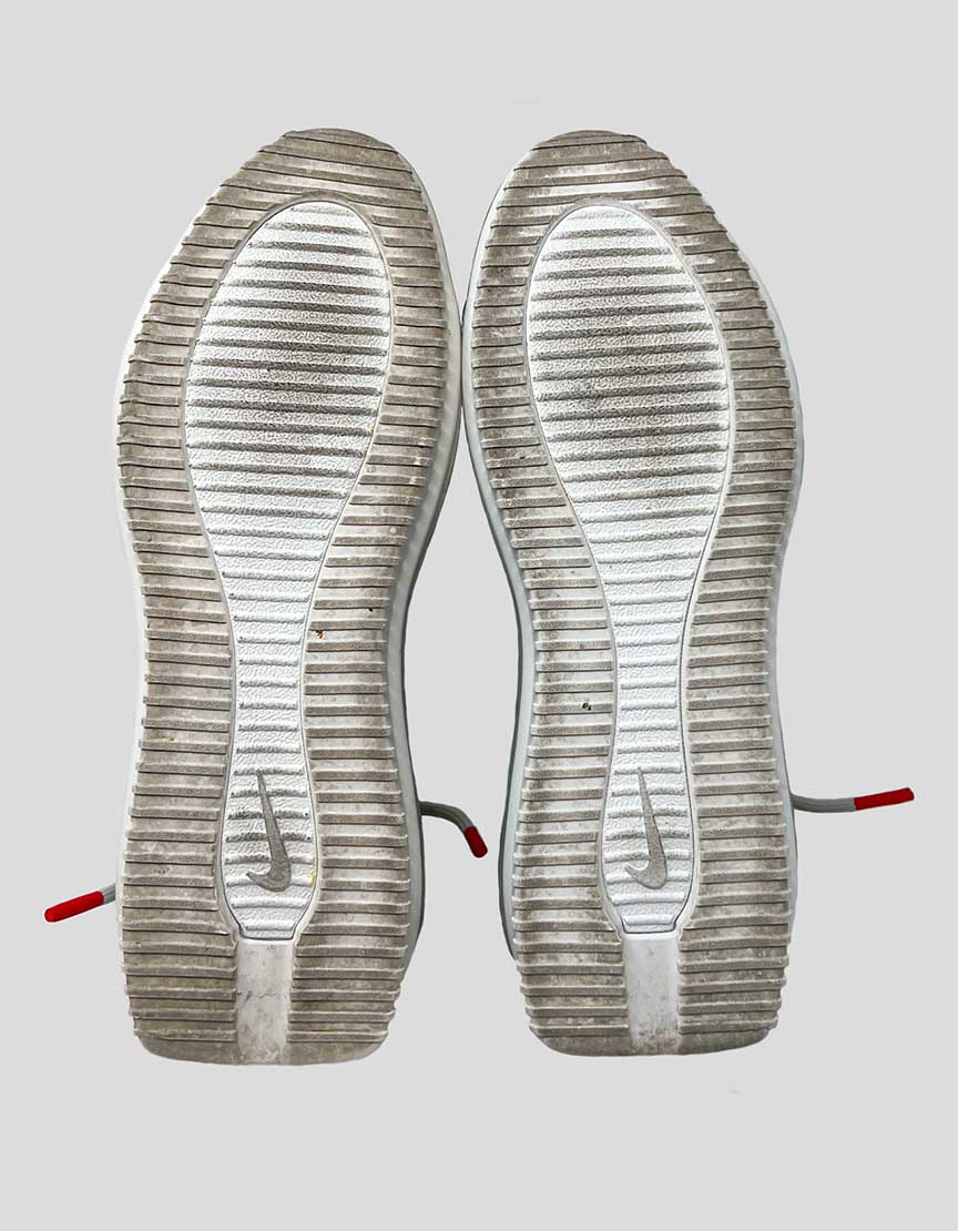 NIKE Women’s Air Max FF 720 Sandal-Sneakers - 6.5 US