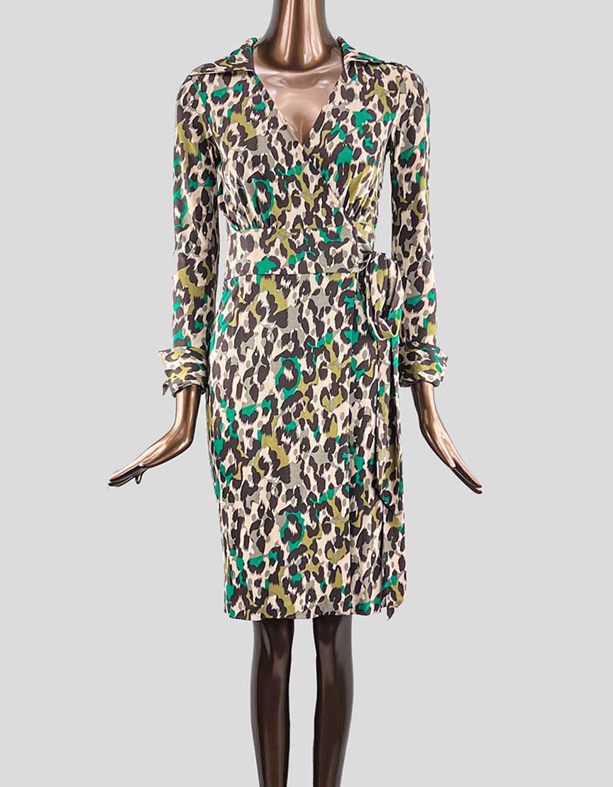 Diane von Furstenberg Vintage Wrap Dress Knee-Length Size:  2 US