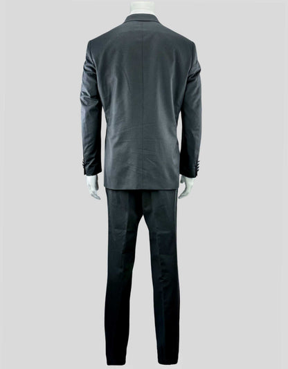 ROBERT'S Classic Two-Button Notch Lapel Tuxedo - 42R US