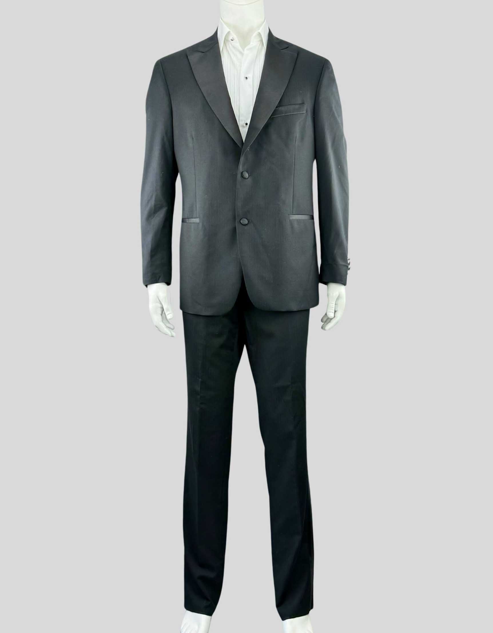 ROBERT'S Classic Two-Button Notch Lapel Tuxedo - 42R US