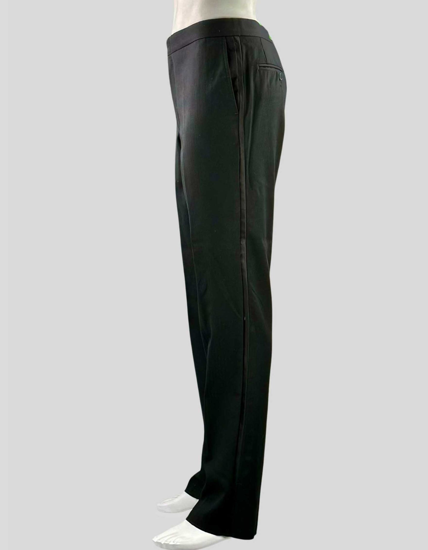 ROBERT'S Classic Two-Button Notch Lapel Tuxedo - 42R US