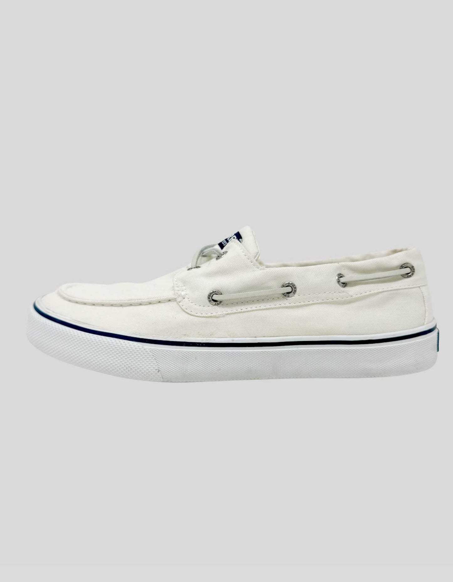 SPERRY Bahama II Sneaker in cream. Vulcanized Sneaker Boat Shoes - Unisex