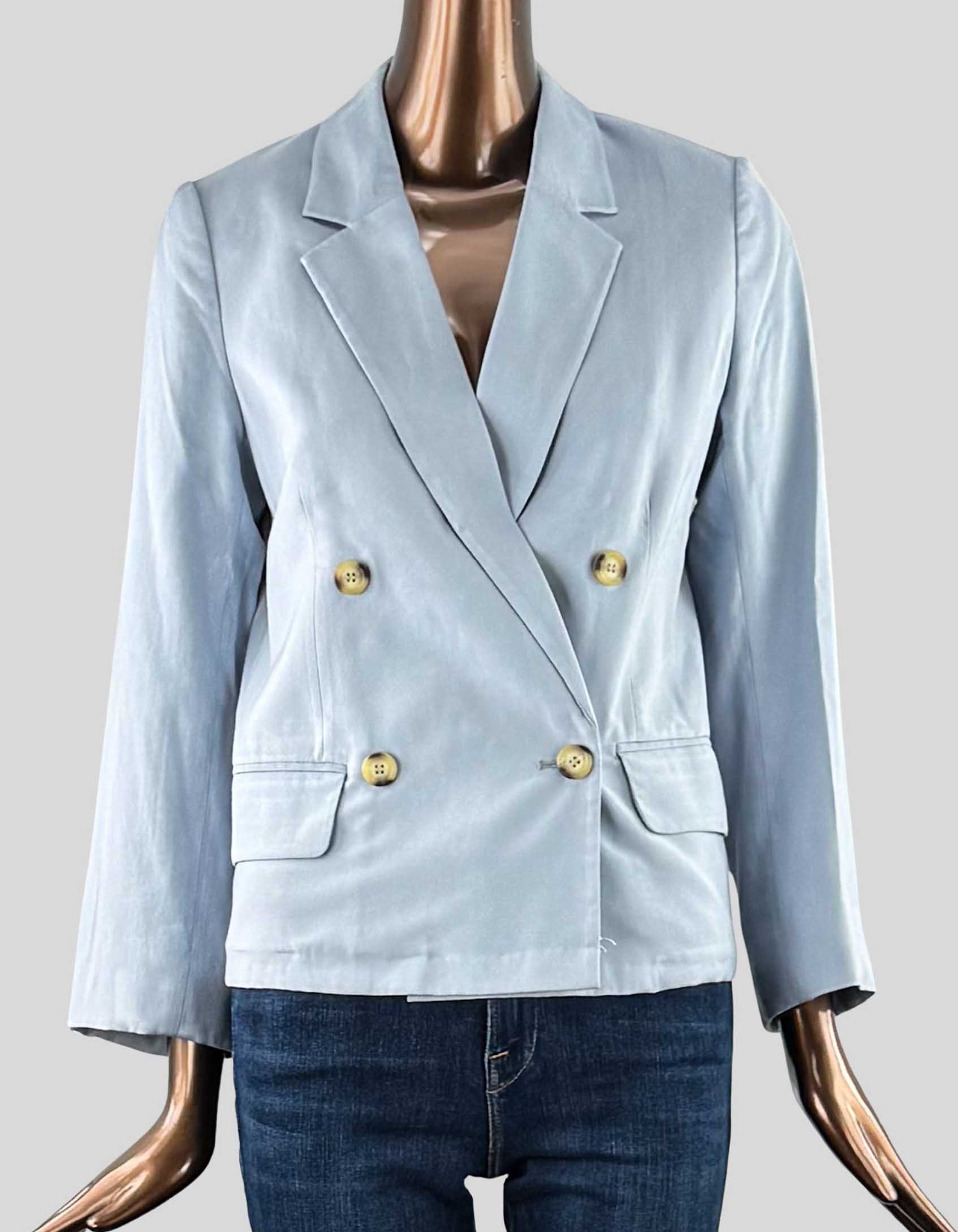 H&M Double-Breasted Blazer. Mid-length, double-breasted blazer. Notched lapels, buttons at front, and welt front pockets with flap.