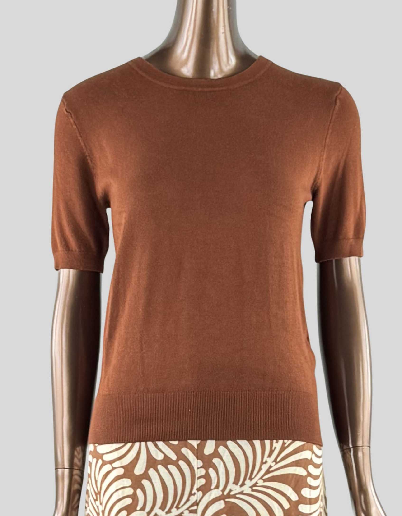ZARA Knit Sweater Shirt. Round neck, short-sleeve sweater.
