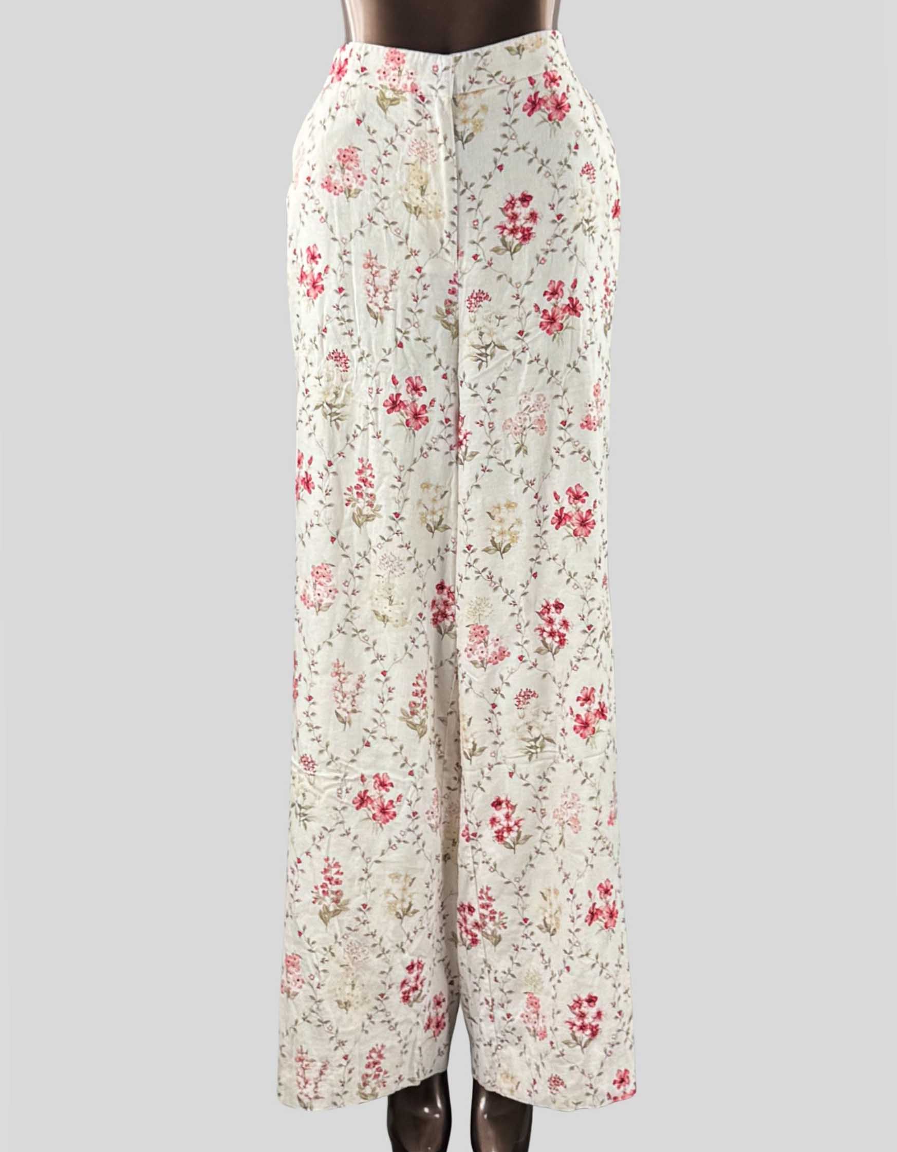 EVER NEW Wide Leg Pants. Relaxed Fit. High-rise waist. Functional front pockets. Back welts. Zip front hook fastening. Lined.
