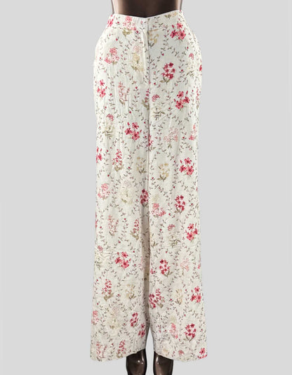 EVER NEW Wide Leg Pants. Relaxed Fit. High-rise waist. Functional front pockets. Back welts. Zip front hook fastening. Lined.