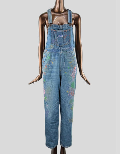 LEVI'S Denim Overalls. Straight leg. Relaxed fit. No stretch. 5-pocket. Adjustable straps. 