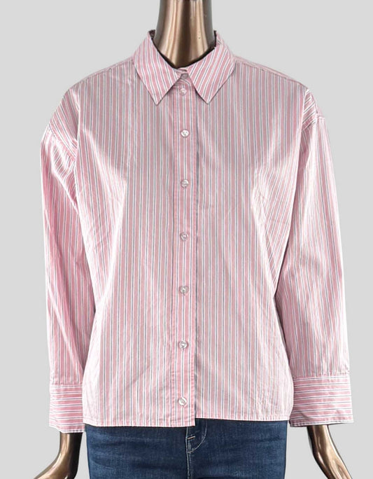 H&M pinstripe shirt in pink with collar. Buttons at front. Straight-cut hem with curved side vents. 