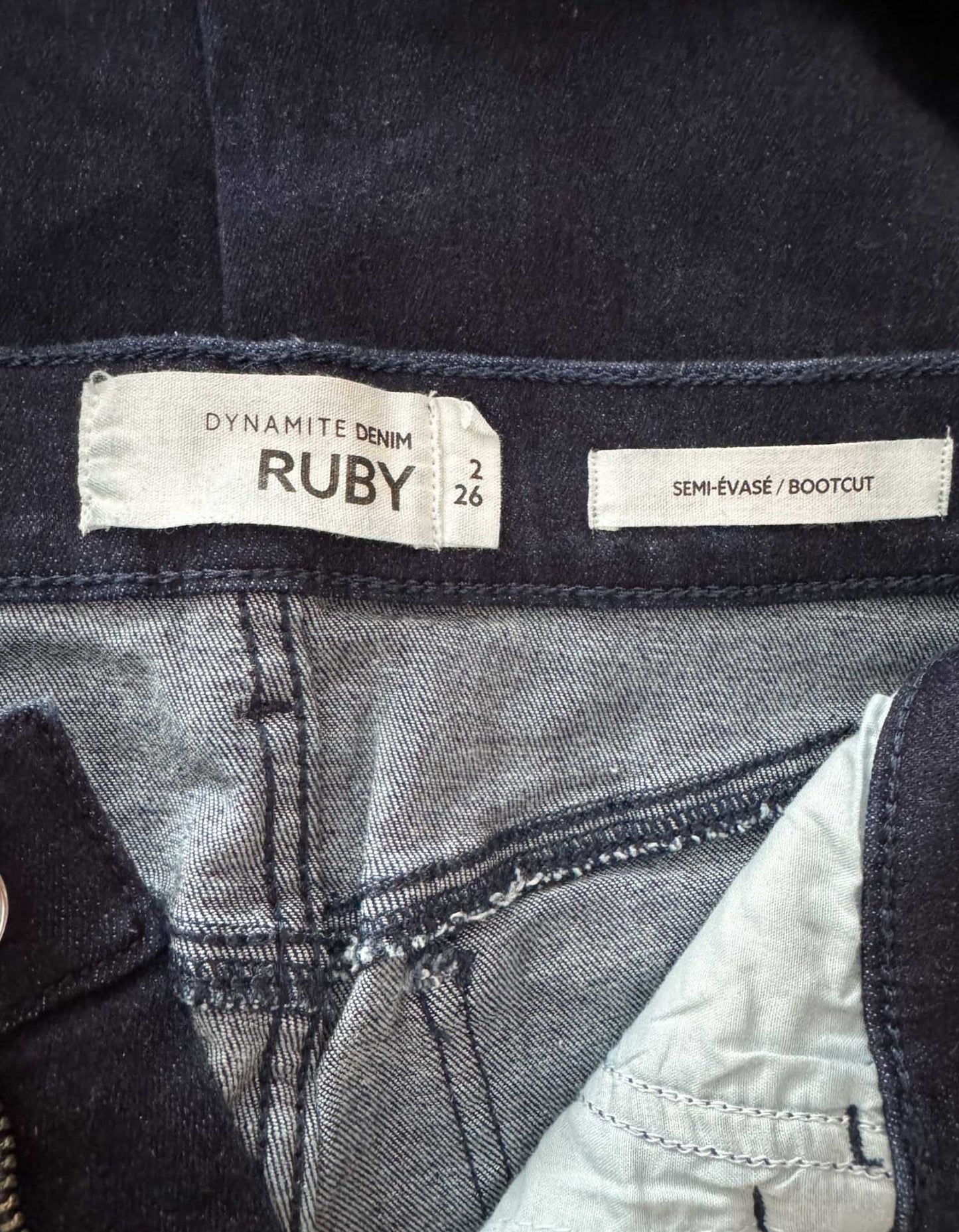 DYNAMITE Bootcut Jeans - 2 US | 26