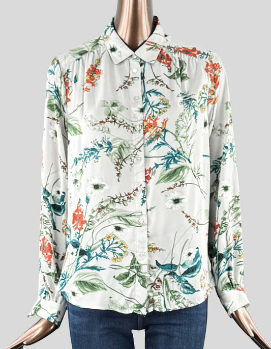  PHILOSOPHY Floral Button Up Shirt. Button front closure, long sleeves with button cuffs, floral print. 
